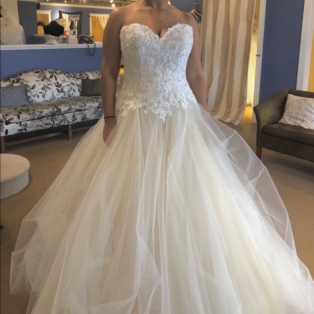 Wedding dress